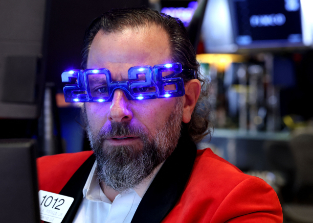 2025년 승자는 金·銀···뉴욕증시, 3년연속 두 자릿수 상승