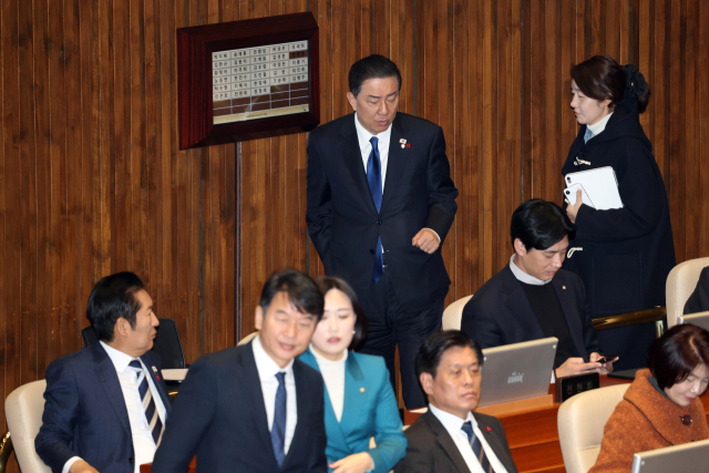 '1억 공천헌금 의혹' 강선우 결국 탈당