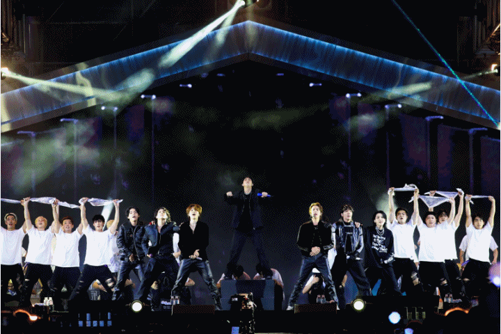 방탄소년단. 하이브