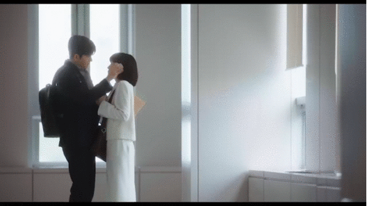 구교환이 특별출연한 '이상한 변호사 우영우' 9화 예고편 영상이 공개돼 관심을 모으고 있다. [사진='이상한 변호사 우영우' 9화 예고편 캡쳐]