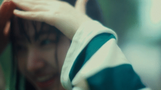 아이브의 신곡 프로모션 시작을 알리는 'I'VE SUMMER FILM' 영상이 공개돼 관심을 모으고 있다. [사진=아이브 'I'VE SUMMER FILM' 영상 캡쳐]