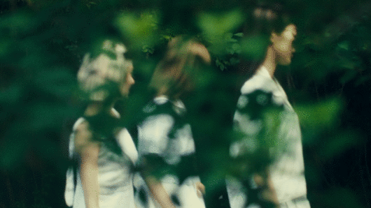 아이브의 신곡 프로모션 시작을 알리는 'I'VE SUMMER FILM' 영상이 공개돼 관심을 모으고 있다. [사진=아이브 'I'VE SUMMER FILM' 영상 캡쳐]