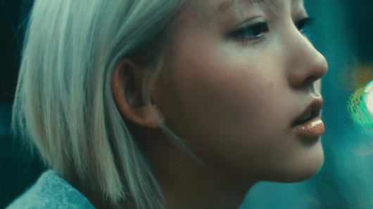 아이브의 신곡 프로모션 시작을 알리는 'I'VE SUMMER FILM' 영상이 공개돼 관심을 모으고 있다. [사진=아이브 'I'VE SUMMER FILM' 영상 캡쳐]