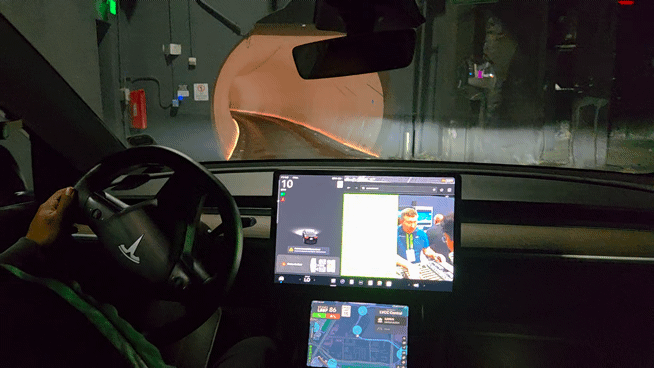 "이제 진입" 베가스 루프의 둥근 터널로 들어서고 있다. [사진=박지은 기자]