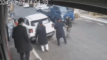 CCTV에 담긴 이천수 협박 피해 장면 / 연합뉴스