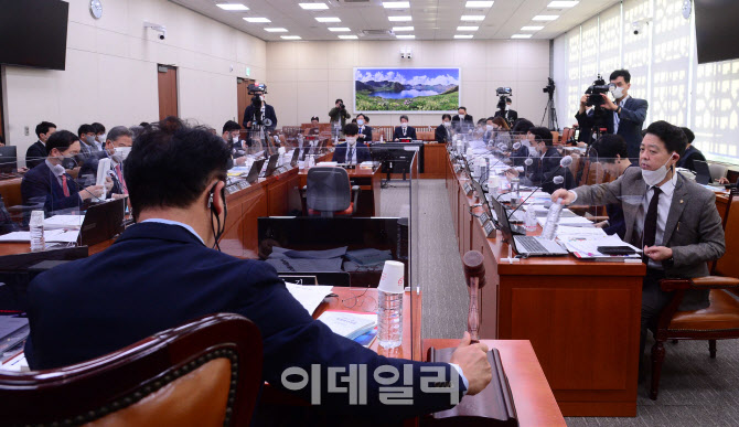 文친서놓고 설전…`국제사회 조롱거리`vs`트럼프도 그렇냐 ...