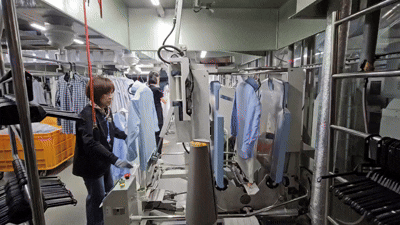 런드리고 글로벌 캠퍼스에서 셔츠 자동화 공정이 이뤄지는 모습. (사진=김경은 기자)