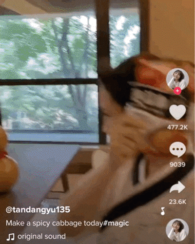 중국 틱톡커 탄당유가 올린 김치만들기 영상. / 틱톡