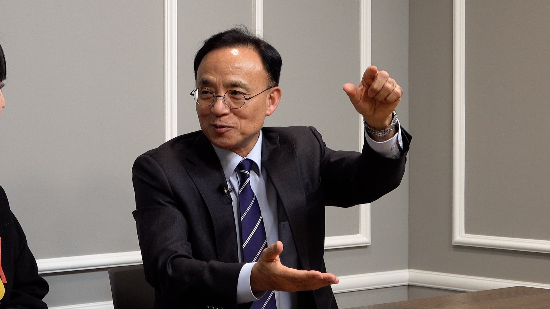 닥터둠 김영익 “올해 AI 거품 붕괴, 미국 증시 최대 20% 폭락할 것”