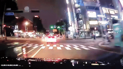 A씨 차량이 불법 유턴 차량을 들이받는 모습[경기남부경찰청 제공. 재판매 및 DB 금지]