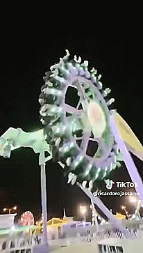 지난달 30일 사우디아라비아 타이프 지역의 한 놀이공원에서 발생한 '360도 회전' 어트랙션 추락 사고 장면. 사회관계망서비스(SNS) 틱톡 캡처