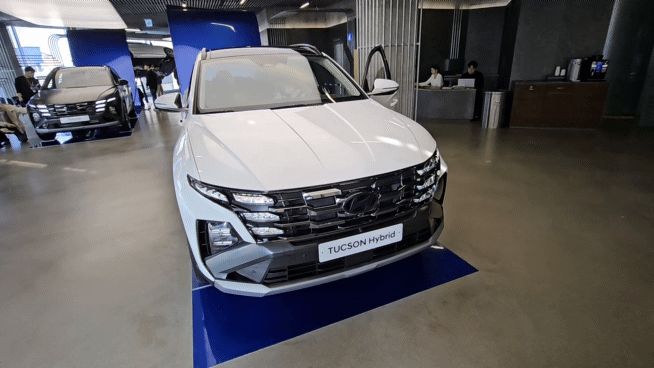 ‘투싼’의 부분변경 모델 ‘더 뉴 투싼’ 전측면. 서재근 기자