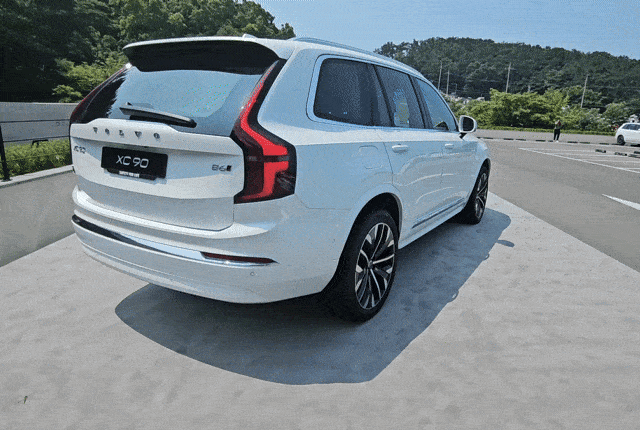 신형 XC90 외관. 서재근 기자