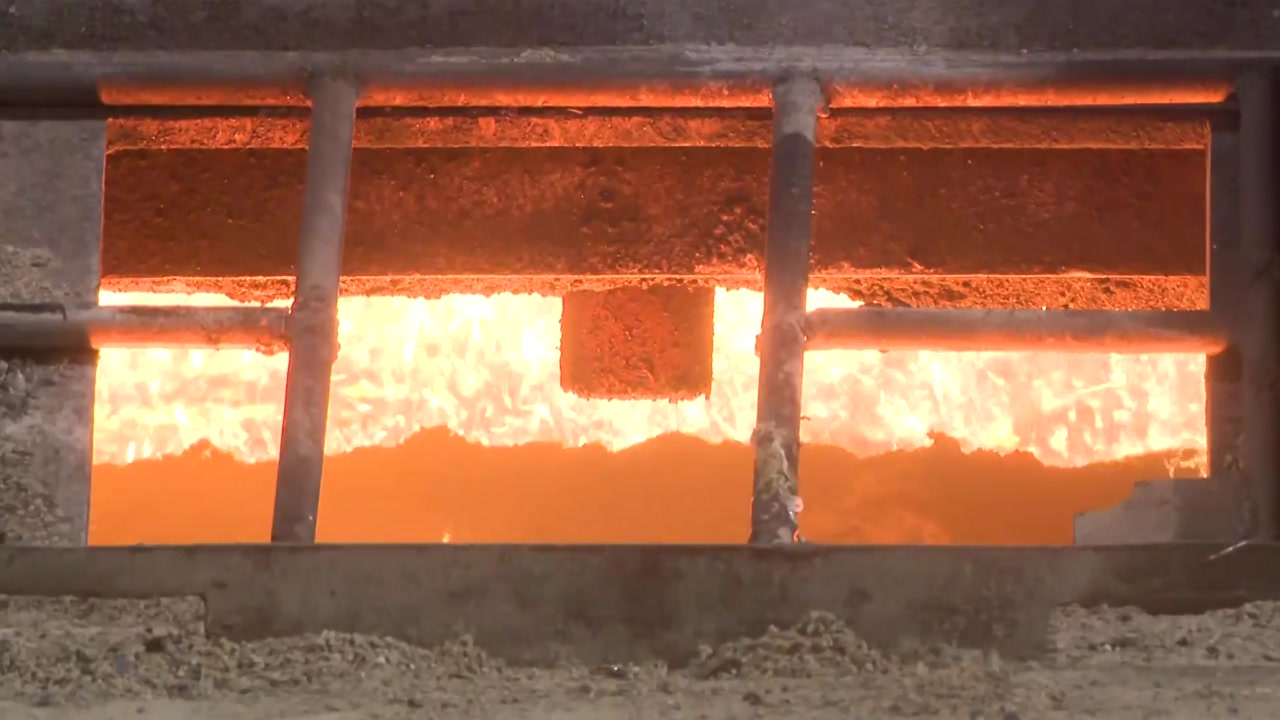 쇳물처럼 뜨거운 출발...지난해 수출 7,097억 달러 '신기록'