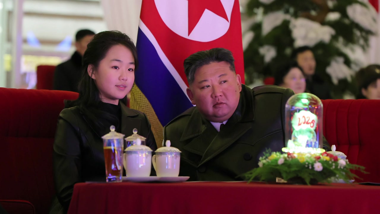 김정은, 대외 메시지 없이 내부결속...당 대회 매진