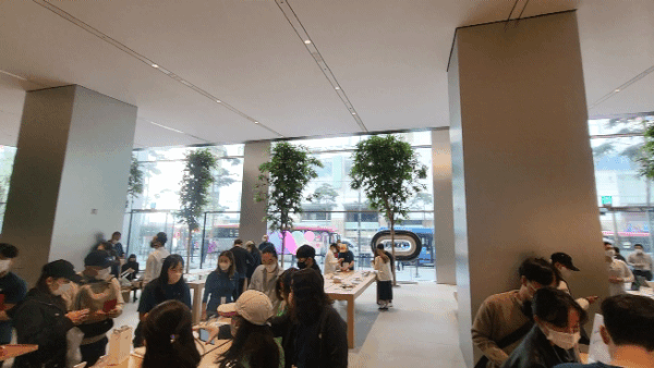 지난해 4월 문을 연 국내 3번째 애플스토어 '애플 명동. 2022. 10.07.오현주 기자