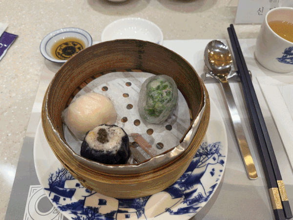 크리스탈 제이드 '홍콩식 딤섬·BBQ 클래식·마늘소스 전복찜·완탕면·생강스프' 사진. ⓒ News1 신민경 기자