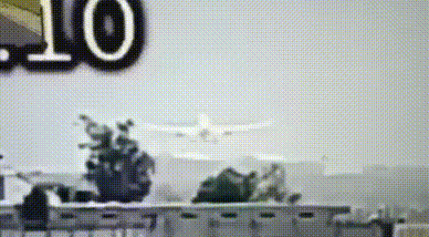 12일(현지시간) 인도 아마다바드에서 에어인디아 AI171편 보잉 787-8 드림라이너 여객기 이륙 직후 추락한 장면이 CCTV에 찍혔다. <출처=소셜미디어 엑스>