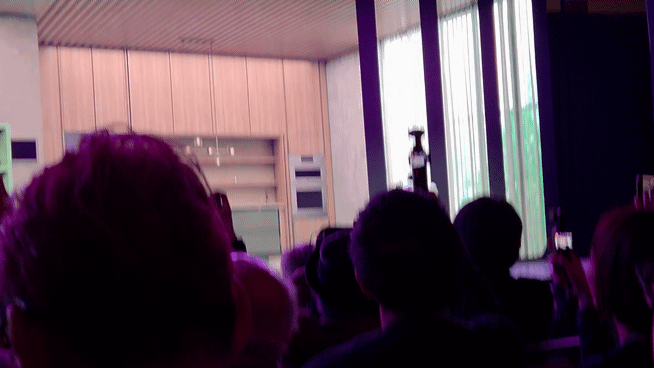 [라스베이거스=뉴스핌] 김아영 기자 = LG 클로이드가 5일(현지시간) LG 월드 프리미어 무대에 등장하고 있다. 2026.01.06 aykim@newspim.com