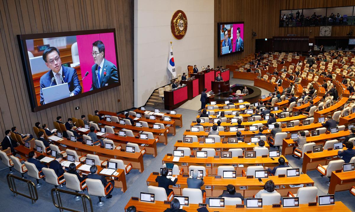 동아일보