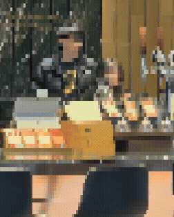 여성들에게 다가가 성추행 행각을 벌이는 30대 남성. 스레드 갈무리