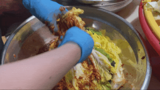 집에서 김장을 하는 모습/사진=김아름 기자 armijjang@