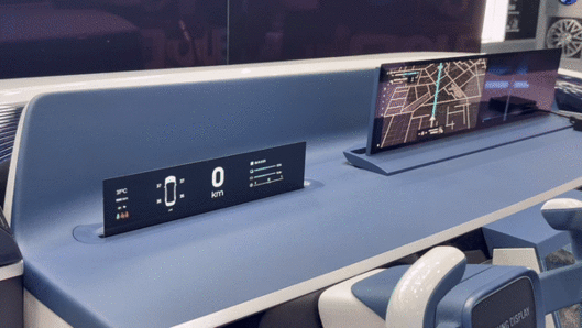 삼성디스플레이가 IAA에 전시한 10.25인치 무빙 클러스터 디스플레이./영상=백유진 기자 byj@