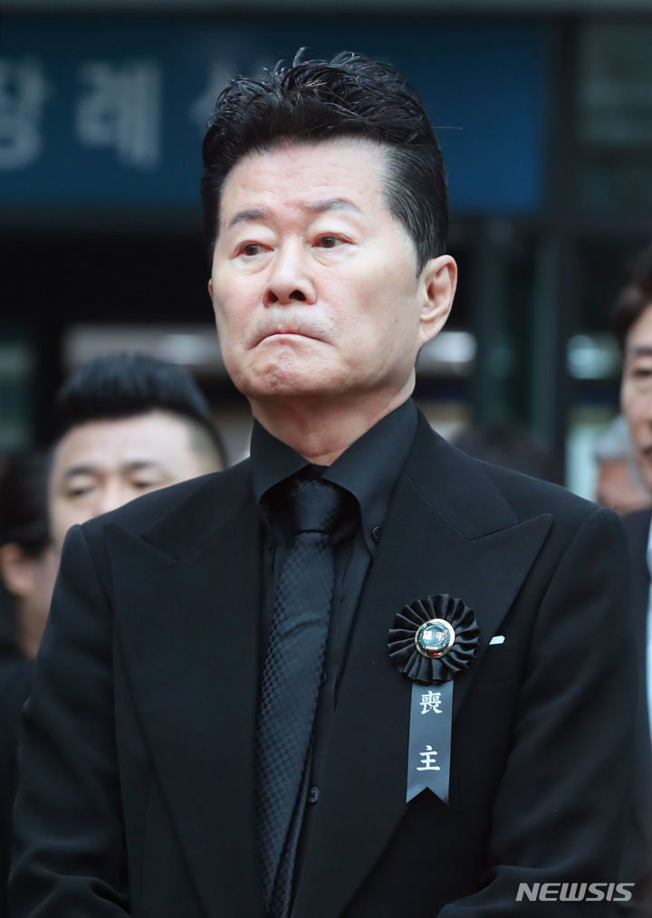 뉴시스