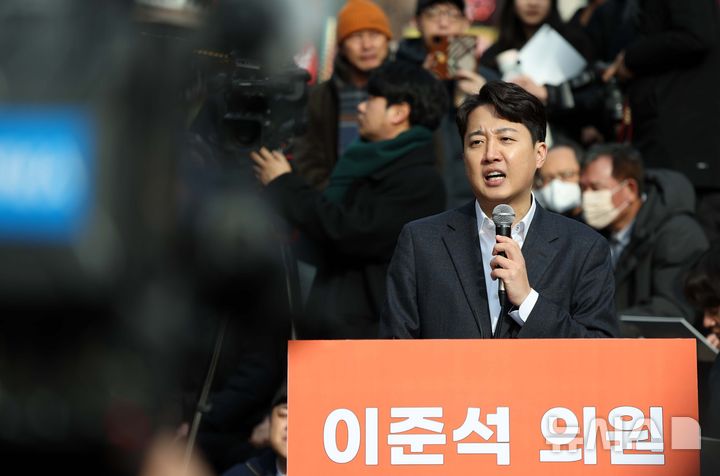 뉴시스