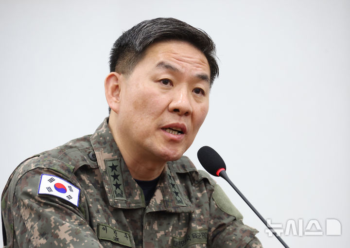 뉴시스