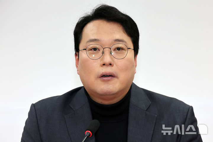 뉴시스