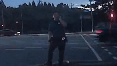 [뉴시스] 울산 남구의 한 도로에서 음주운전 차량이 교통 초소와 오토바이를 들이받고 도주한 사건이 일어났다 (사진= 대한민국 경찰청 유튜브) *재판매 및 DB 금지