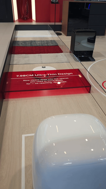 [베를린=뉴시스]'로보락'이 이번에 공개한 신제품 '큐레보 커브2 프로'는 7.98㎝의 초슬림 디자인이 특징이다. photo@newsis.com *재판매 및 DB 금지