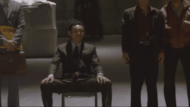 '신세계' 속 황정민 [영상=유튜브 '무비앤뉴' 영상 갈무리]